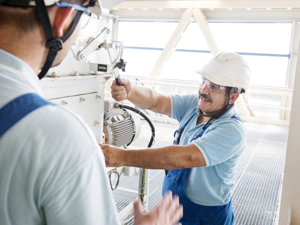 Bunge, Arbeiter an Maschine in Sonnenblumenöl Fabrik