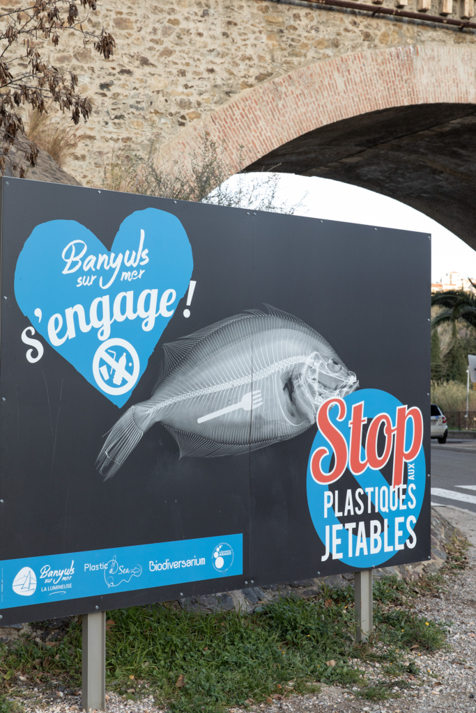 Reportage für das Terra Mater Magazin zum Thema Mikroplastik: Im Laboratoire d’Océanographie Microbienne in Banyuls-sur-Mer wird an plastikfressenden Mikroorganismen im Meer geforscht.