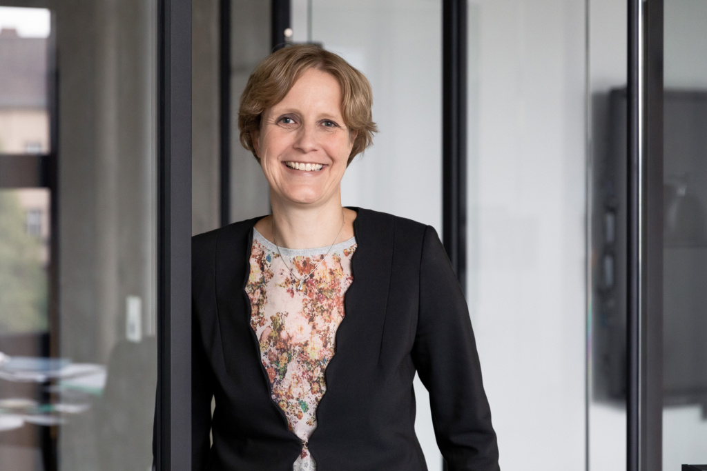 Aufnahmen mit Mitarbeitenden von Vaunet in der Geschäftsstelle Berlin für einen Jahresbericht