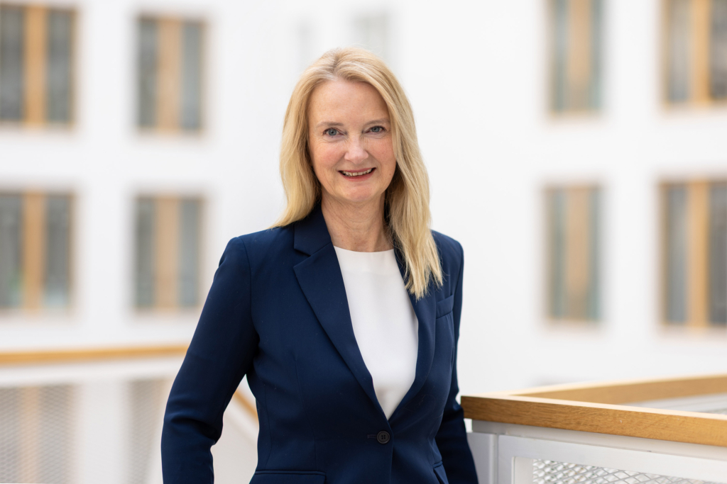 Portraits der Geschäftsführung und von Mitarbeitenden von Vattenfall, in ihrer neuen Hauptverwaltung am Hildegard-Knef-Platz in Berlin.