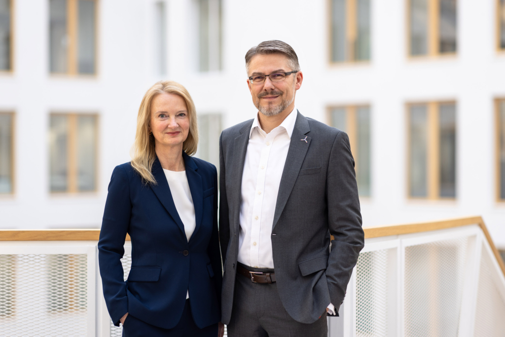 Portraits der Geschäftsführung und von Mitarbeitenden von Vattenfall, in ihrer neuen Hauptverwaltung am Hildegard-Knef-Platz in Berlin.